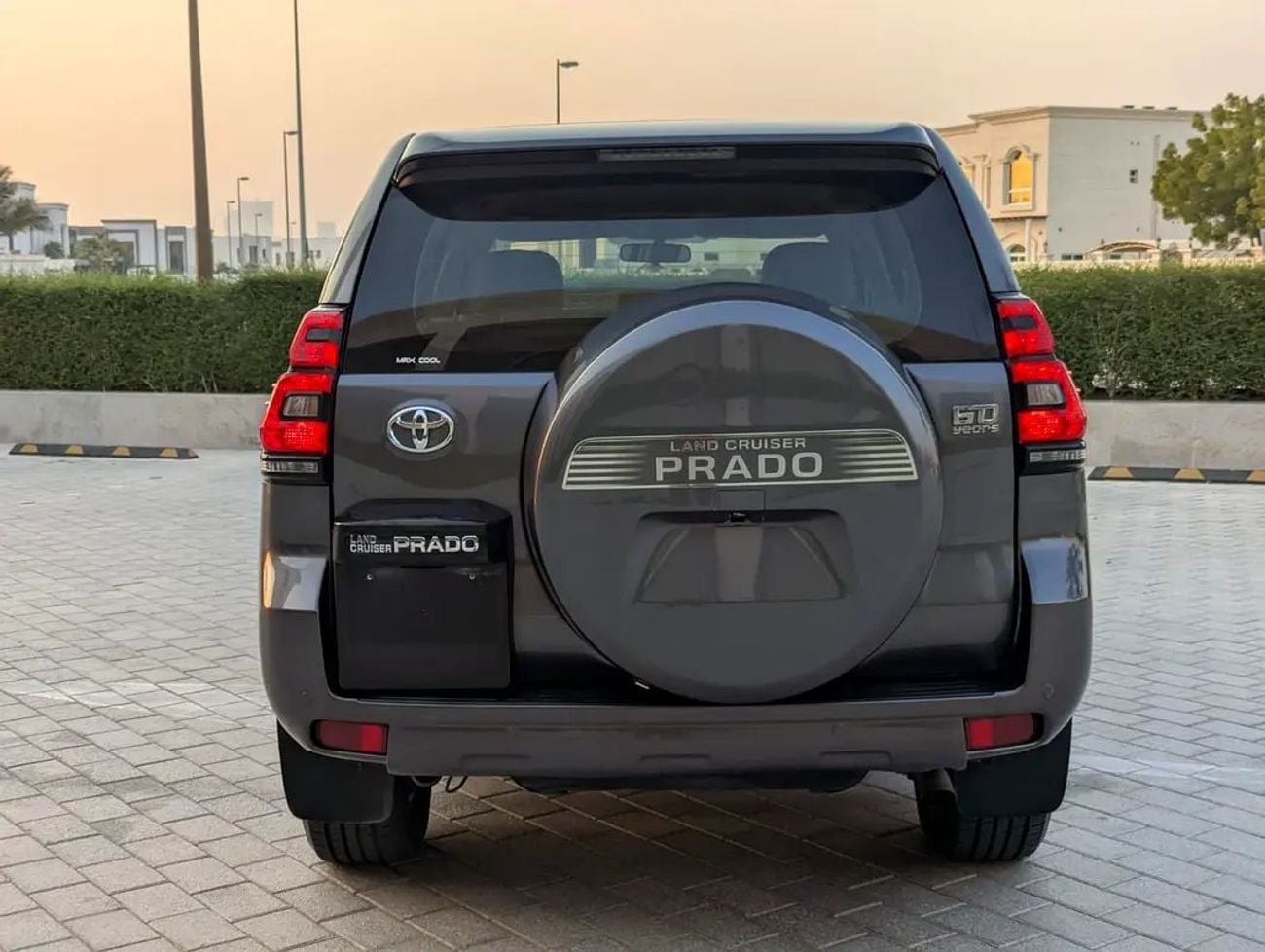 تويوتا برادو 60TH مواصفات خليجية، موديل 60، محرك V6 سعة 4.0 لتر، بحالة ممتازة