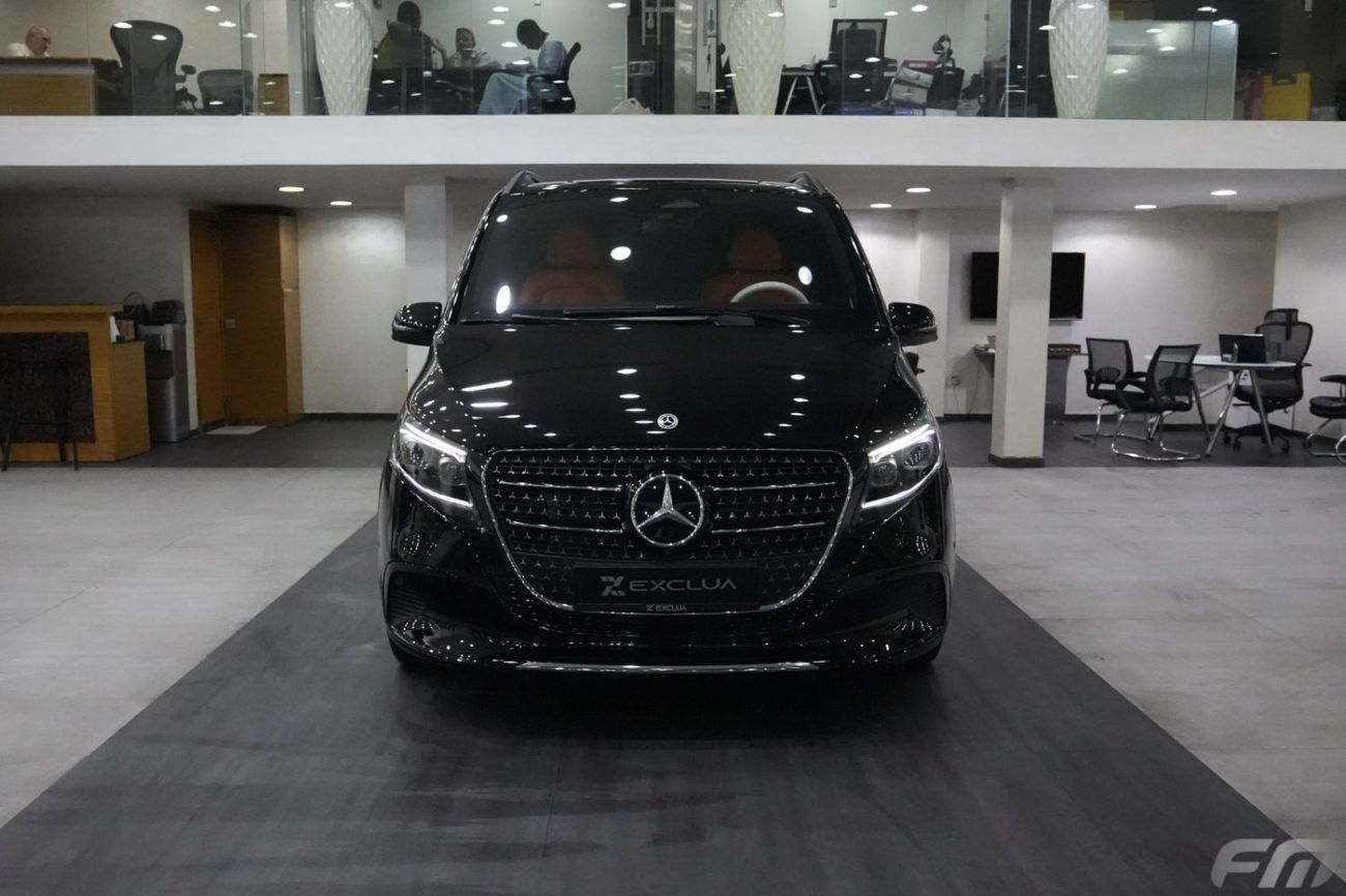 Mercedes Benz V300 AVANTGARDE VIP BUSINESS VAN – FULL LUXURY OPTION | BRAND NEW | GCC | 2025