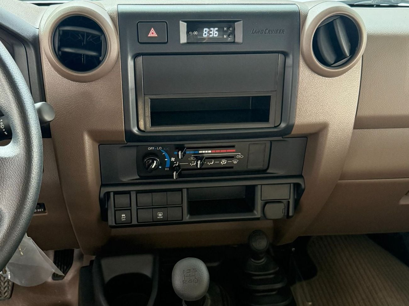 Toyota Land Cruiser 70 GRJ 71 4.0 V6 M/T **EXPORT ONLY**التصدير فقط خارج الخليج***