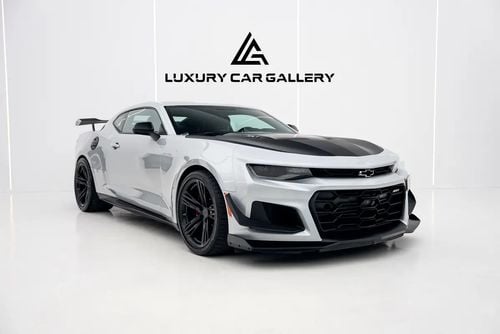 شيفروليه كامارو ZL1 ألياف الكربون 650 HP LT4 V8 | ZL1 1LE TRACK PACKAGE | 6-SPEED MANUAL