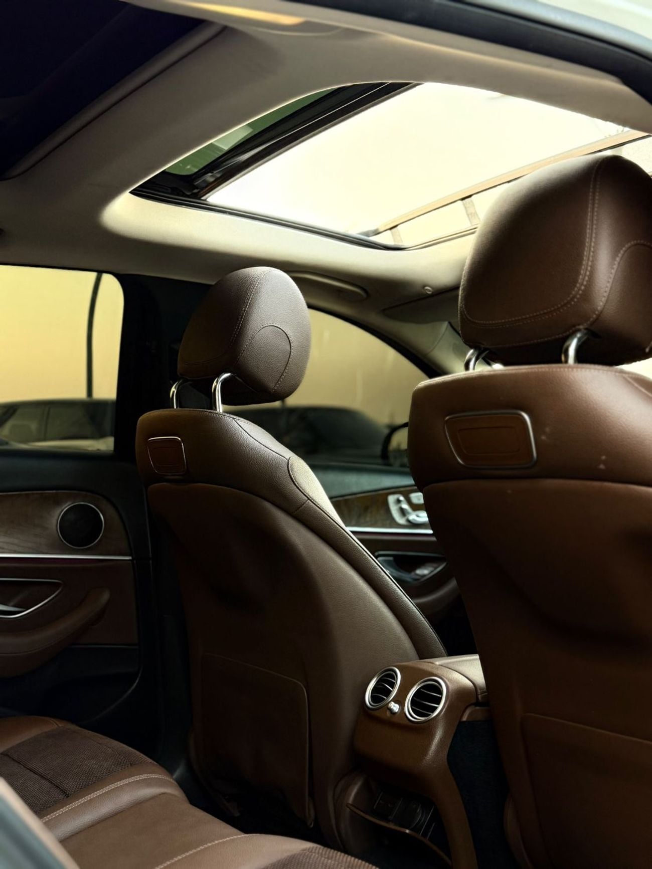 Mercedes Benz E200 PREMIUM