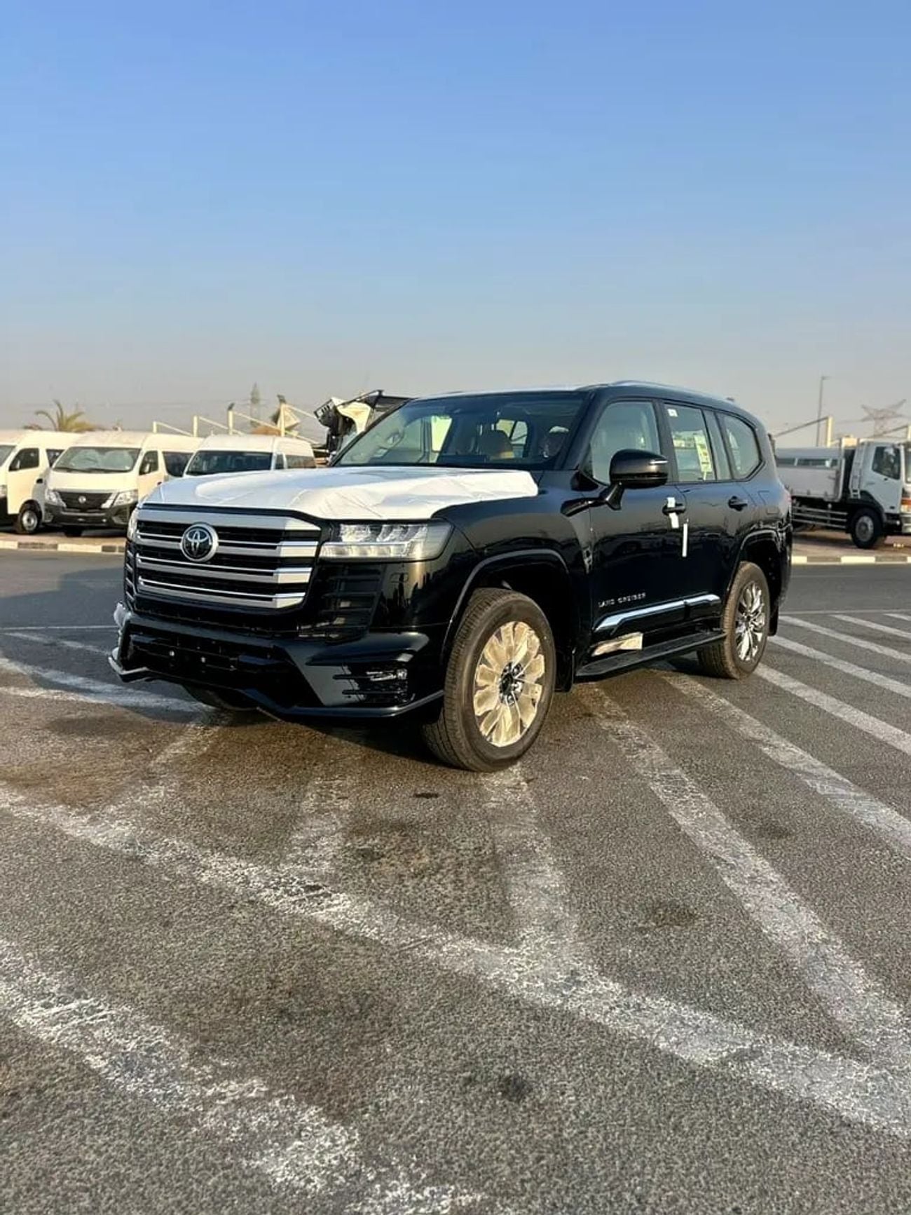 Toyota Land Cruiser GXR LC300 /GXR Twin Turbo/ 3.5L // GCC