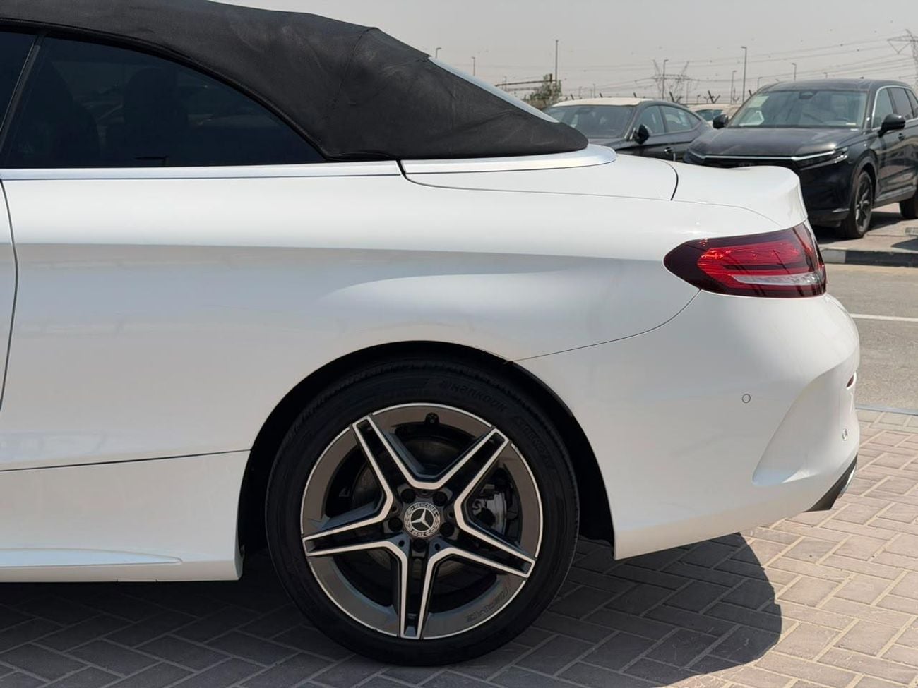 مرسيدس بنز C 200 PREMIUM PLUS سعر تصدير سيارة 2.0 لتر تيربو موديل 2021: 93,000 درهم إماراتي