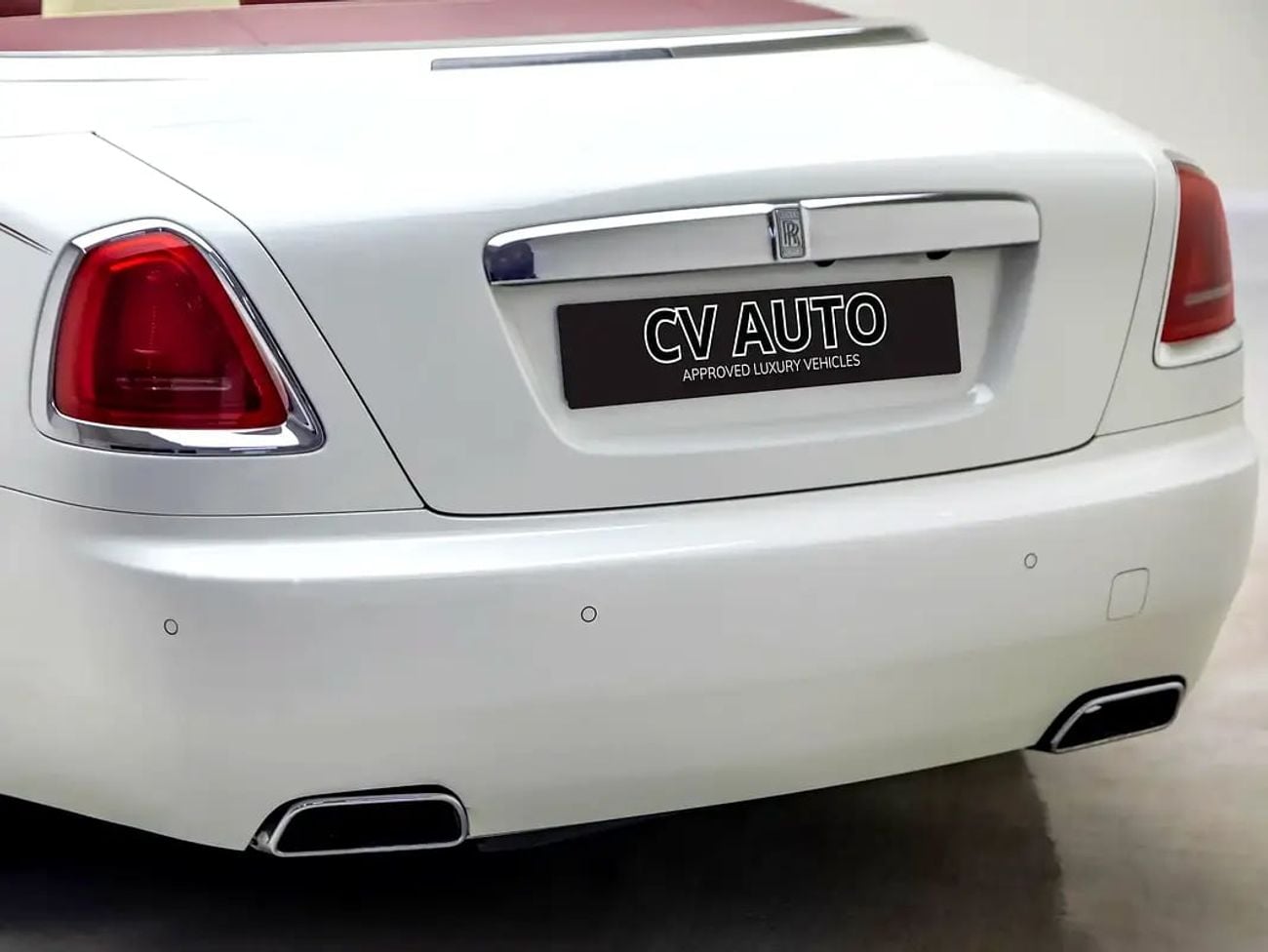 Rolls Royce Dawn GCC Specs | Luxury Convertible