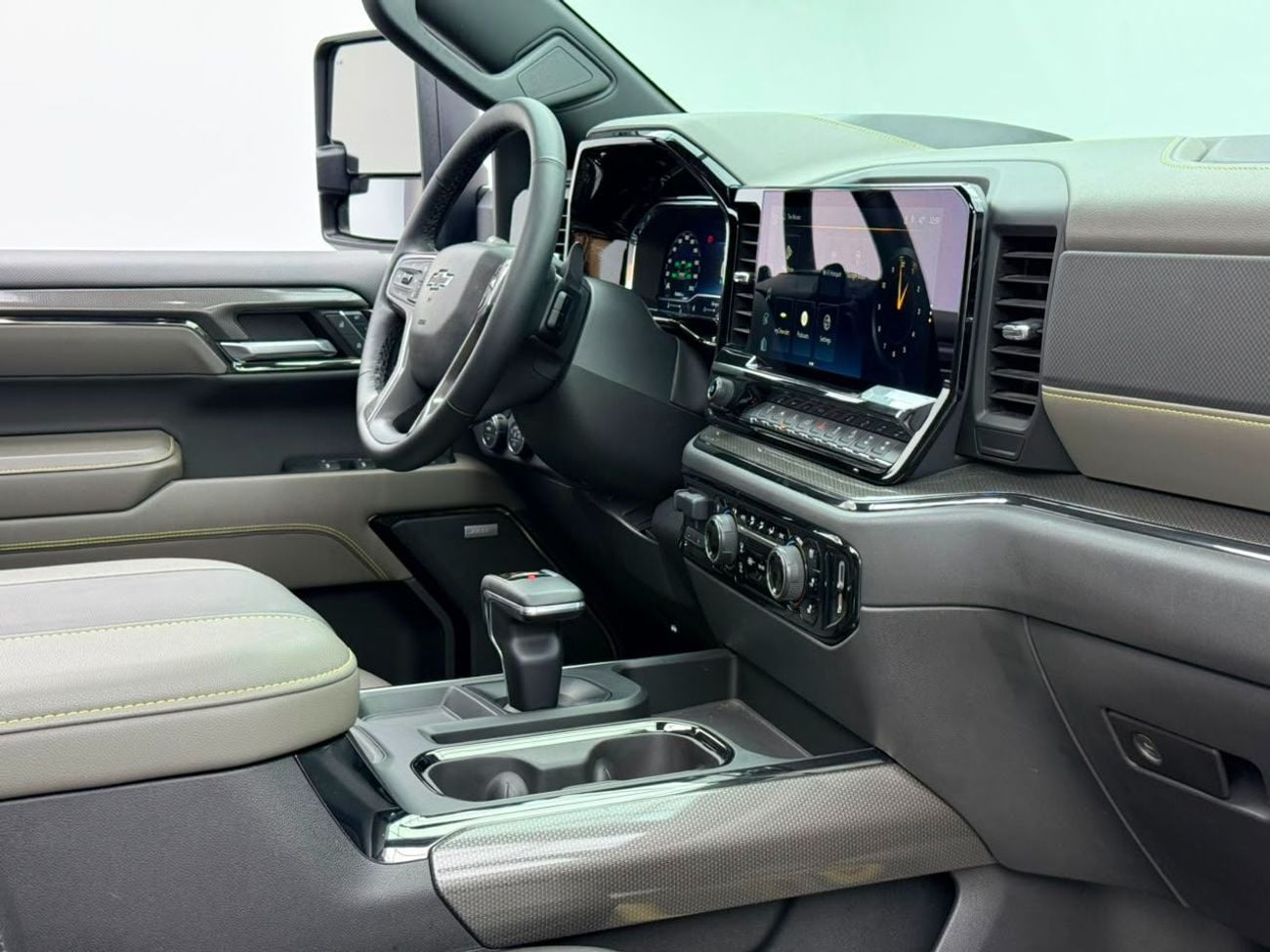 شيفروليه سيلفارادو 1500 CREW CAB ZR2