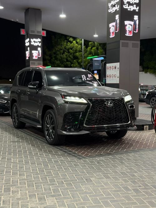 لكزس LX 600 سيجنتشر