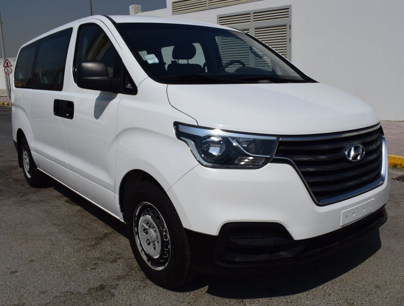 Hyundai H-1 GL Hyundai H1 12 seater bus, model:2019