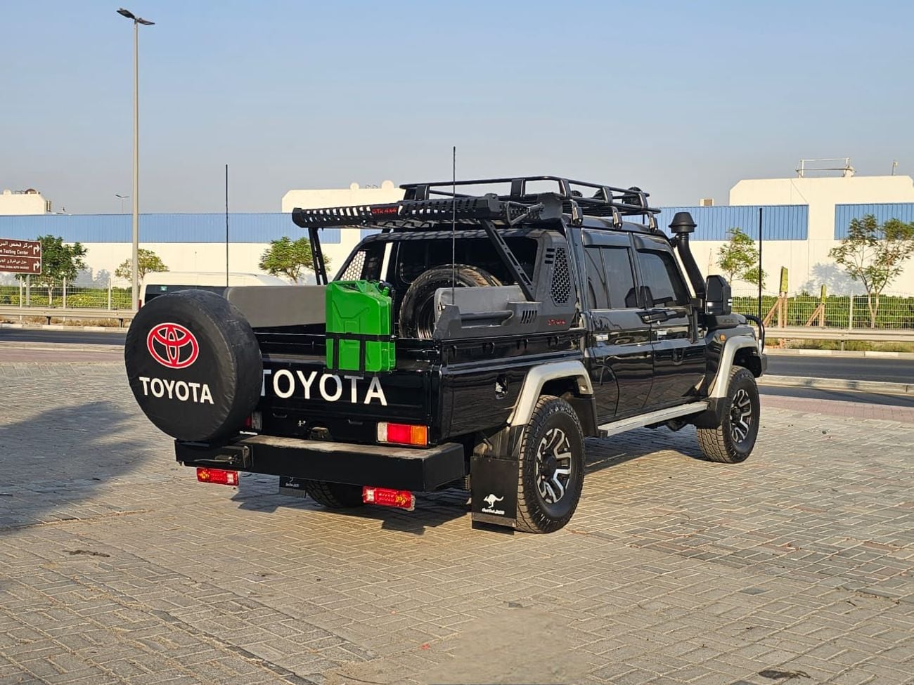 تويوتا لاند كروزر بيك آب Standard 1VD-FTV 4.5L V8 Diesel Engine Manual Gear 4WD 5 Seats 4 Doors