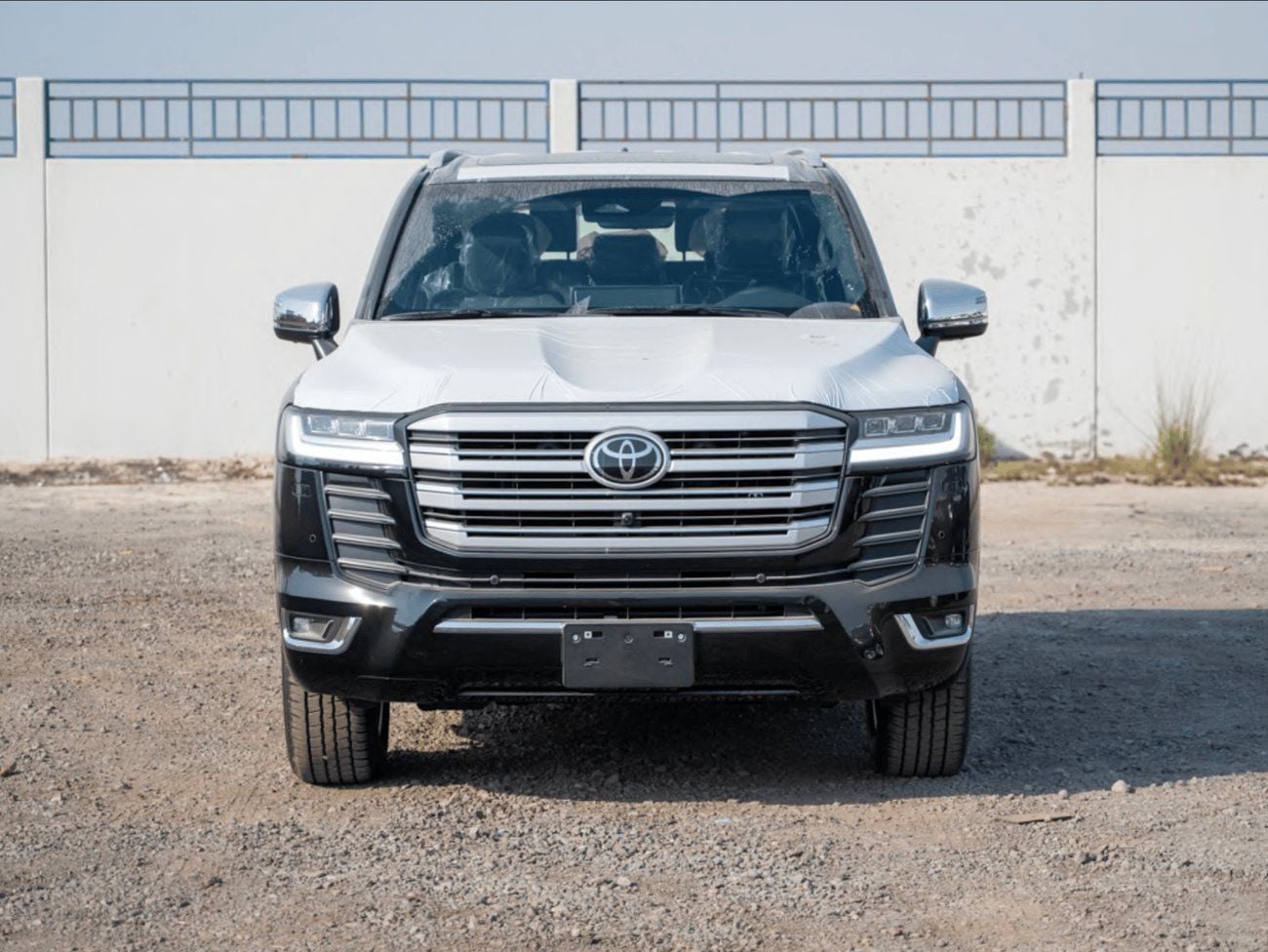 تويوتا لاند كروزر VX 4.0L with RADAR / FULL / Black on Black / 2026