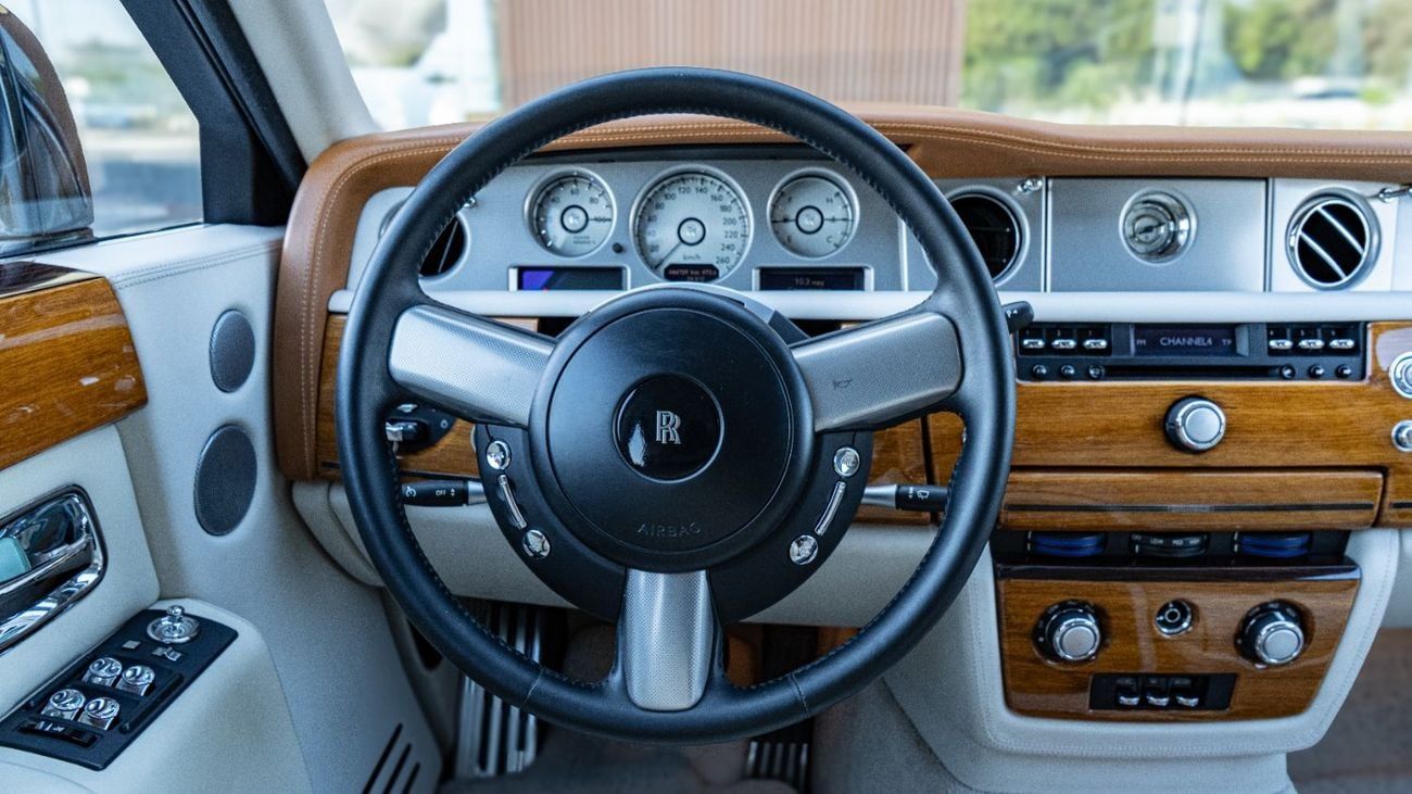 رولز رويس فانتوم STANDARD Rolls-Royce Phantom 2011