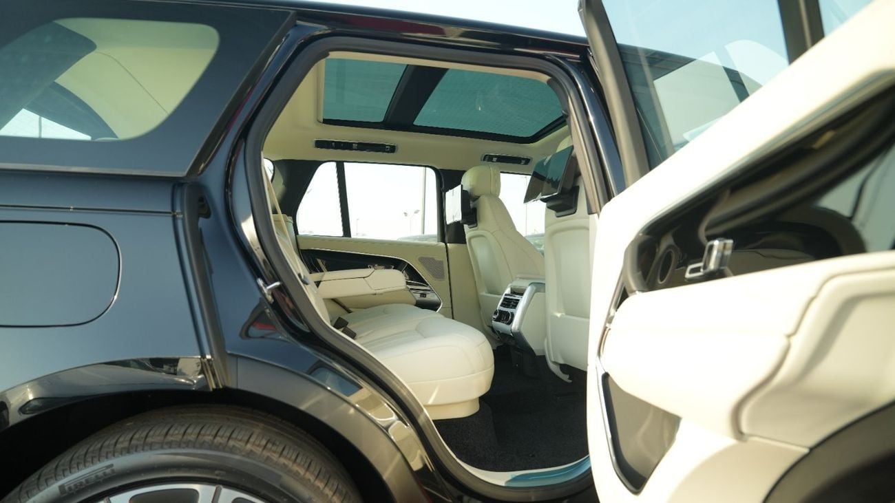 Land Rover Range Rover HSE P400 3.0L V6 Black-White 2026 MY Export Only