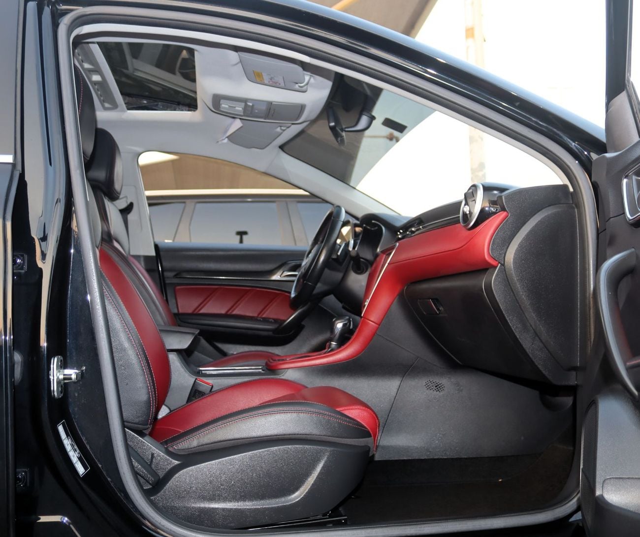 MG 6 LUXURY ACCIDENTS FREE - GCC - ORIGINAL PAINT - TROPHY FULL OPTION - PERFECT CONDITION INSIDE OUT