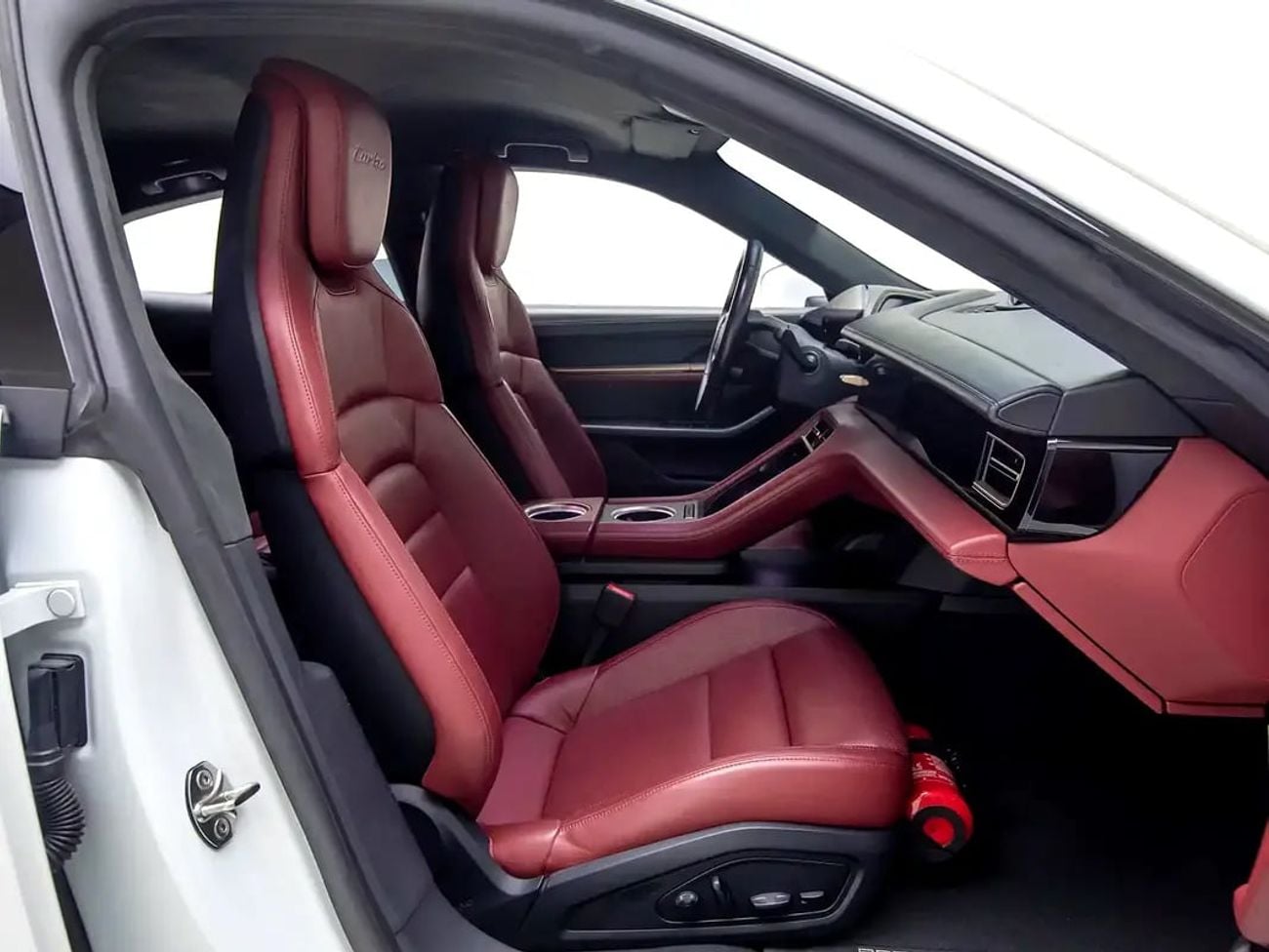 Porsche Taycan TURBO | GCC Spec