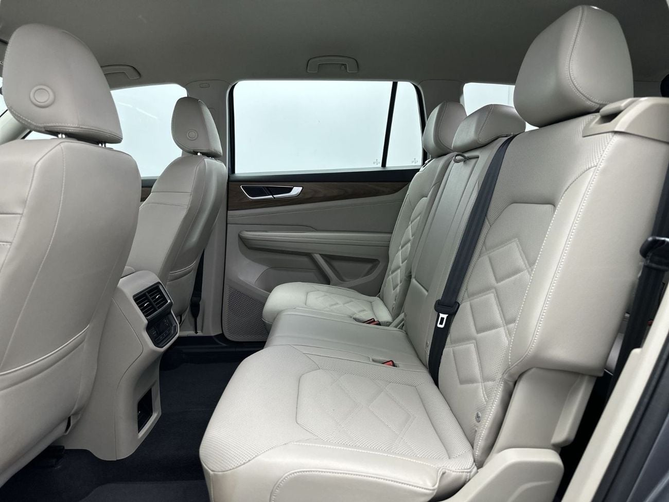 Volkswagen Teramont COMFORTLINE Teramont Trend 2.0 L with Alloy Wheels | GCC Specs | Keyless Start and Access | VW Certified