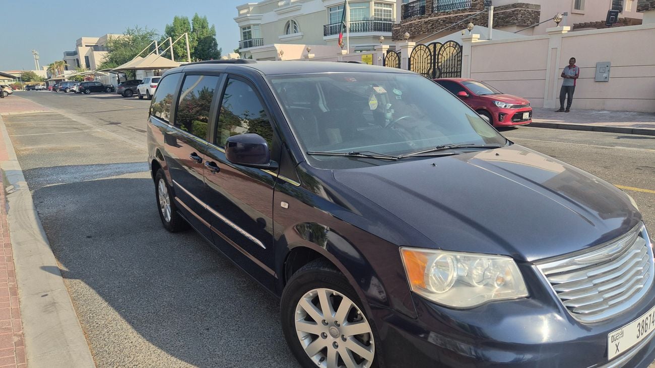 Chrysler Town & Country STANDARD