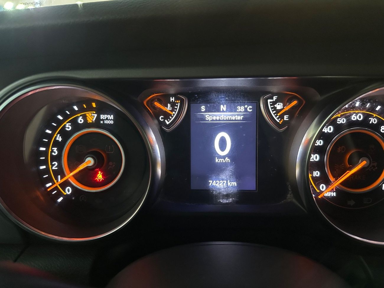 جيب جلادياتور Manual transmission | USA Specs