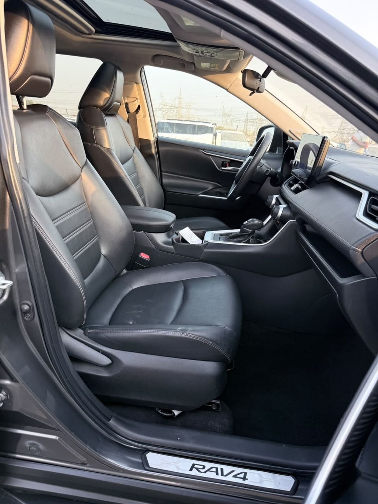 Toyota RAV4 XLE premium 2.5L