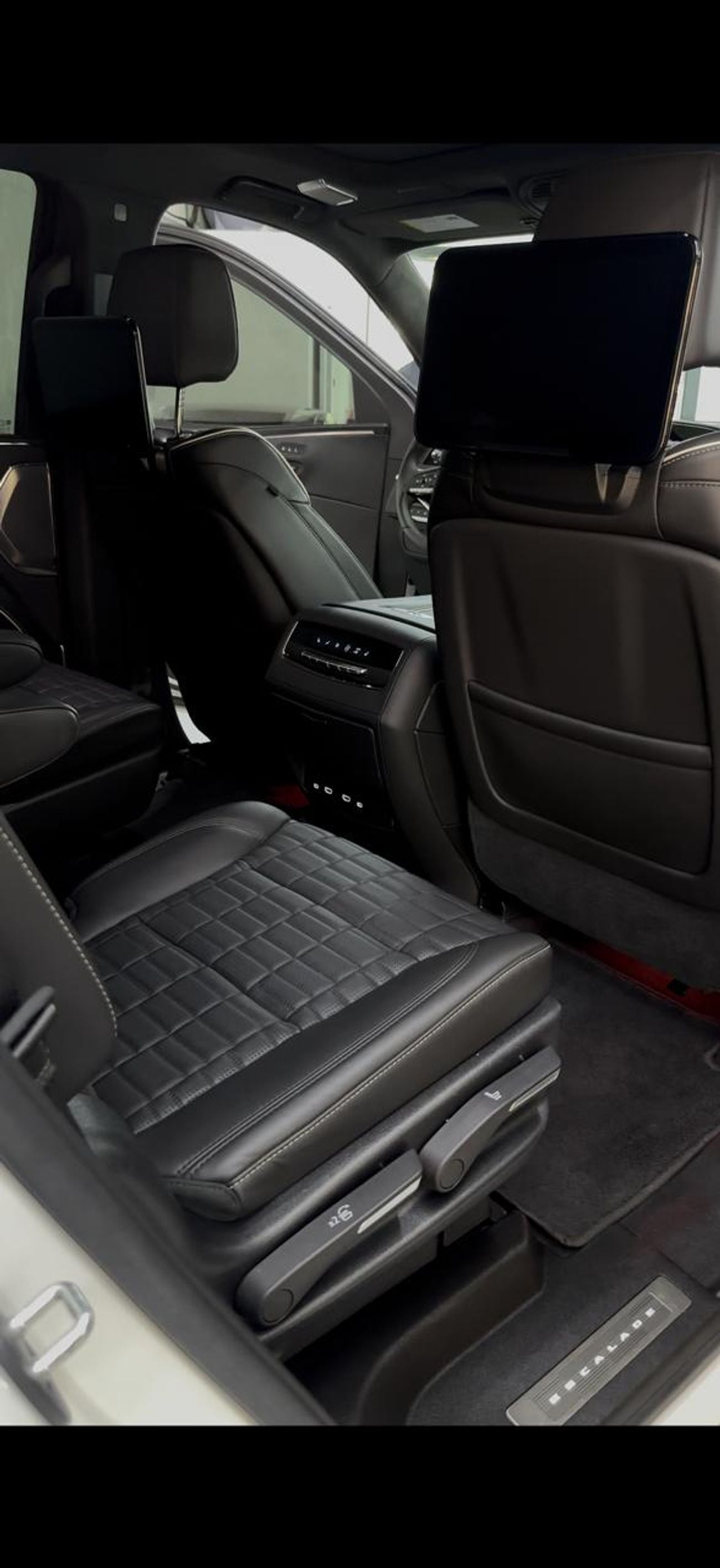 Cadillac Escalade PREMIUM LUXURY PLATINUM FULL SPEC