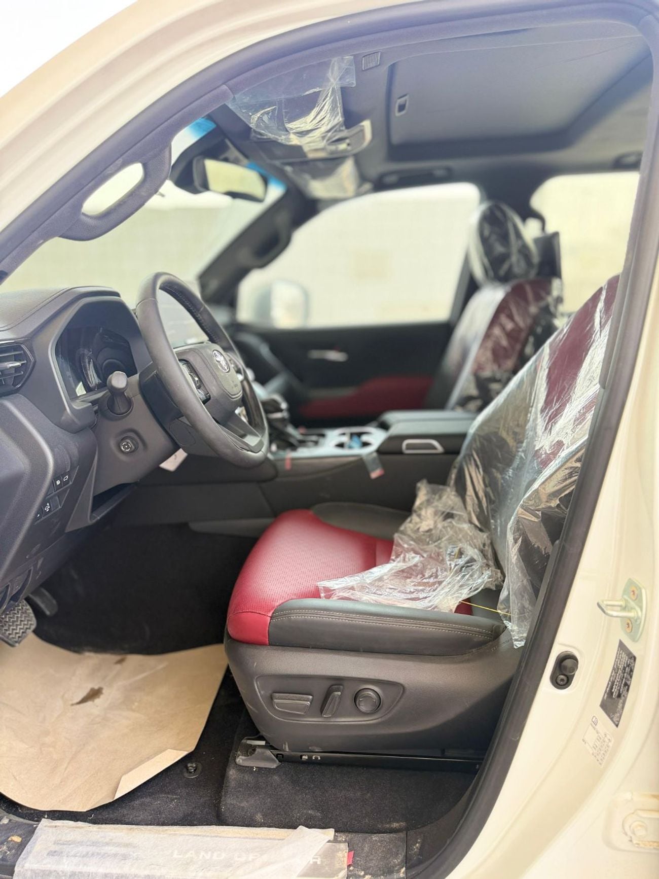 Toyota Land Cruiser VXR 2025 Model Toyota Land Cruiser LC300 VXR (Full-Option with Radar) 3.3L V6 TW Twin Turbo Diesel A/T 4