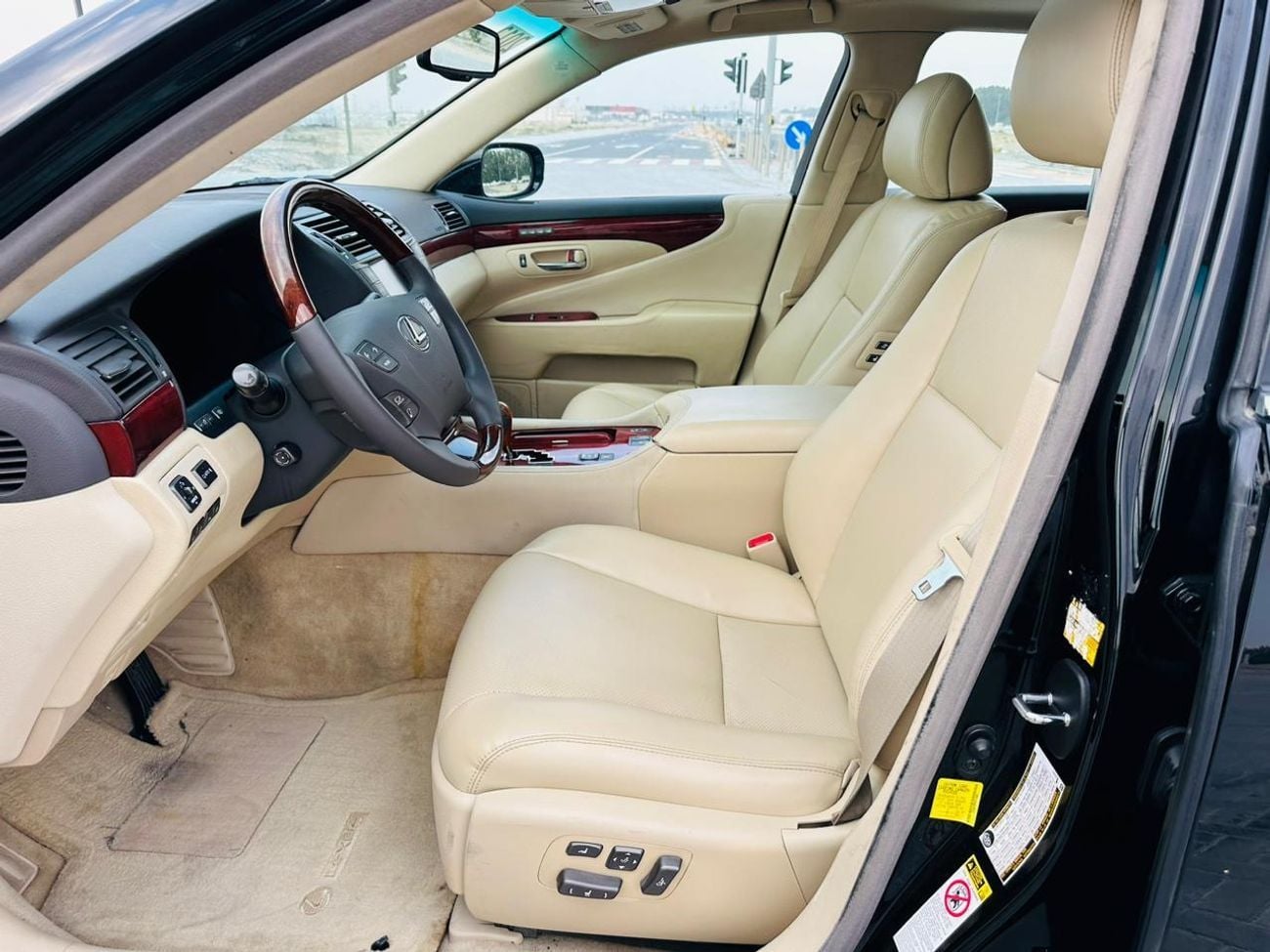 لكزس LS 460 بريمير SWB