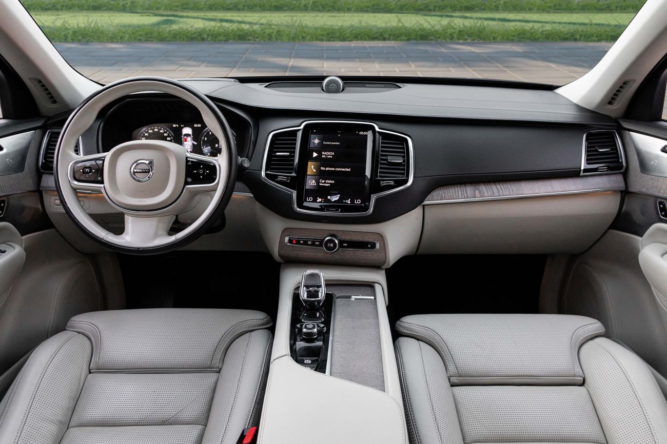 Volvo XC90 B6 INCRIPTION XC90 B6 R-DESIGN | 2,742 P.M | 0% Downpayment | FULL OPTION | Excellent Condition!