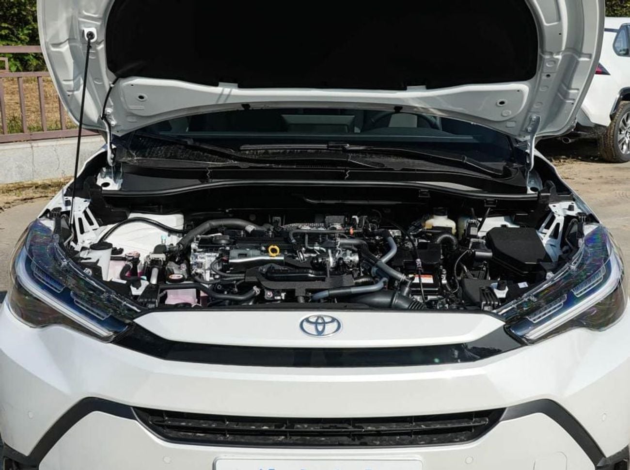 Toyota Frontlander Luxury 2026 Toyota Frontlander– 2.0L Hybrid Luxury