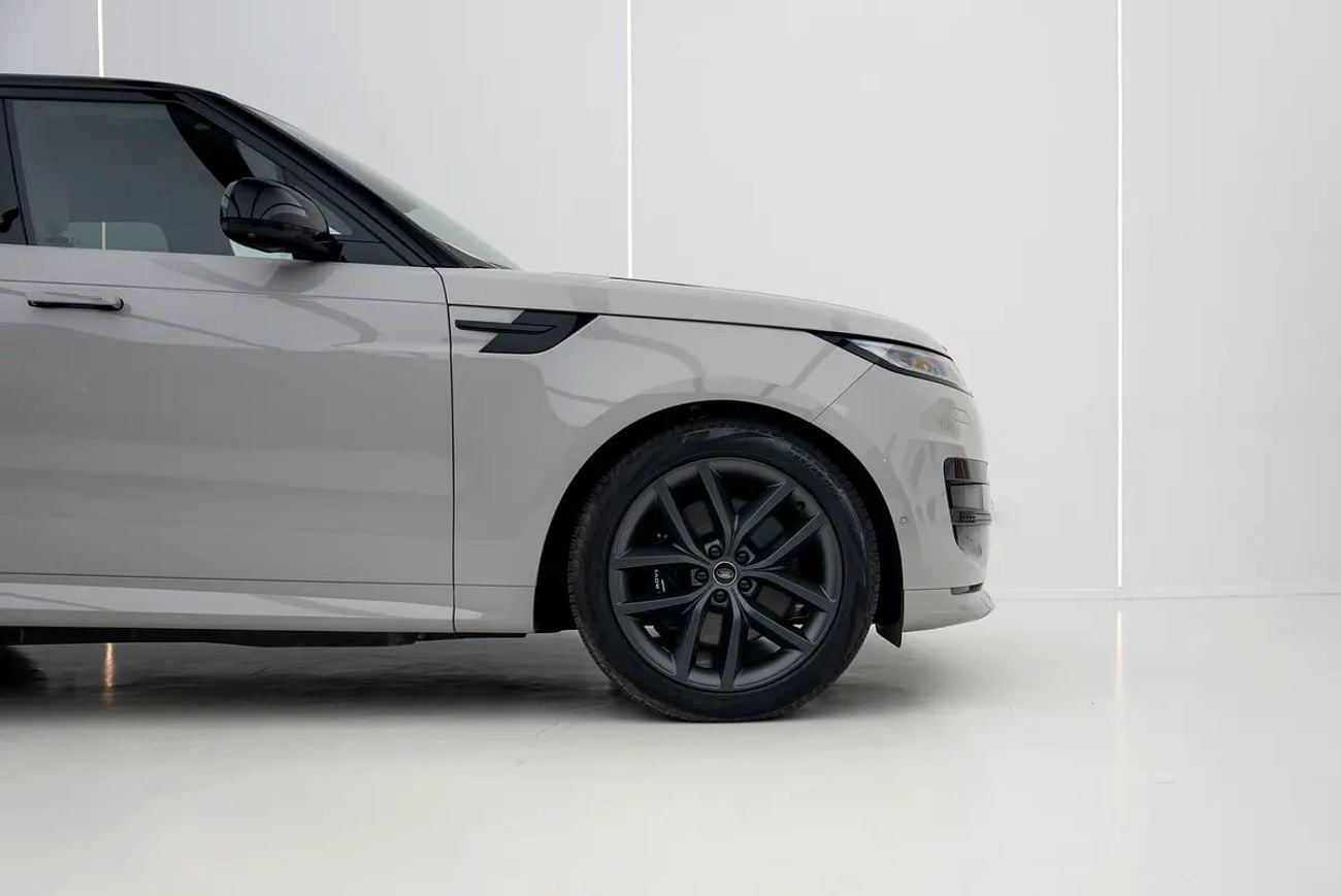 Land Rover Range Rover Sport HSE DYNAMIC P440e Plug-In Hybrid | 19,000 KM | Black Contrast Roof