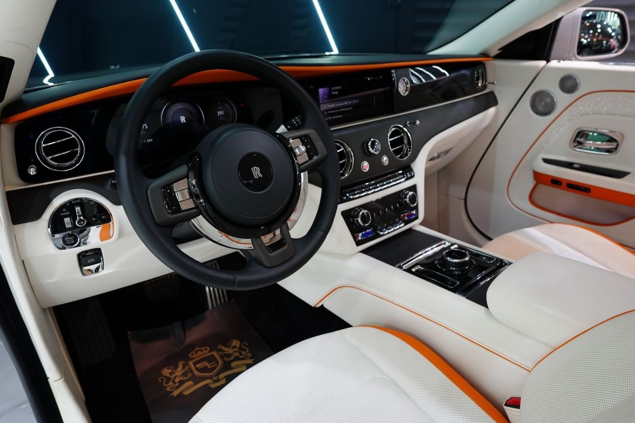 رولز رويس سبيكتر STD (L · None - Electric Cyl · Automatic · Electric · Coupe · Front Wheel Drive · 4 Seats · 2 Door) رولز رويس سبيكتر 2024، نظام صوتي مصمم خصيصاً، إضاءة ستارلايت، شبكة أمامية مضيئة، ضمان وخدمة الوكيل!!