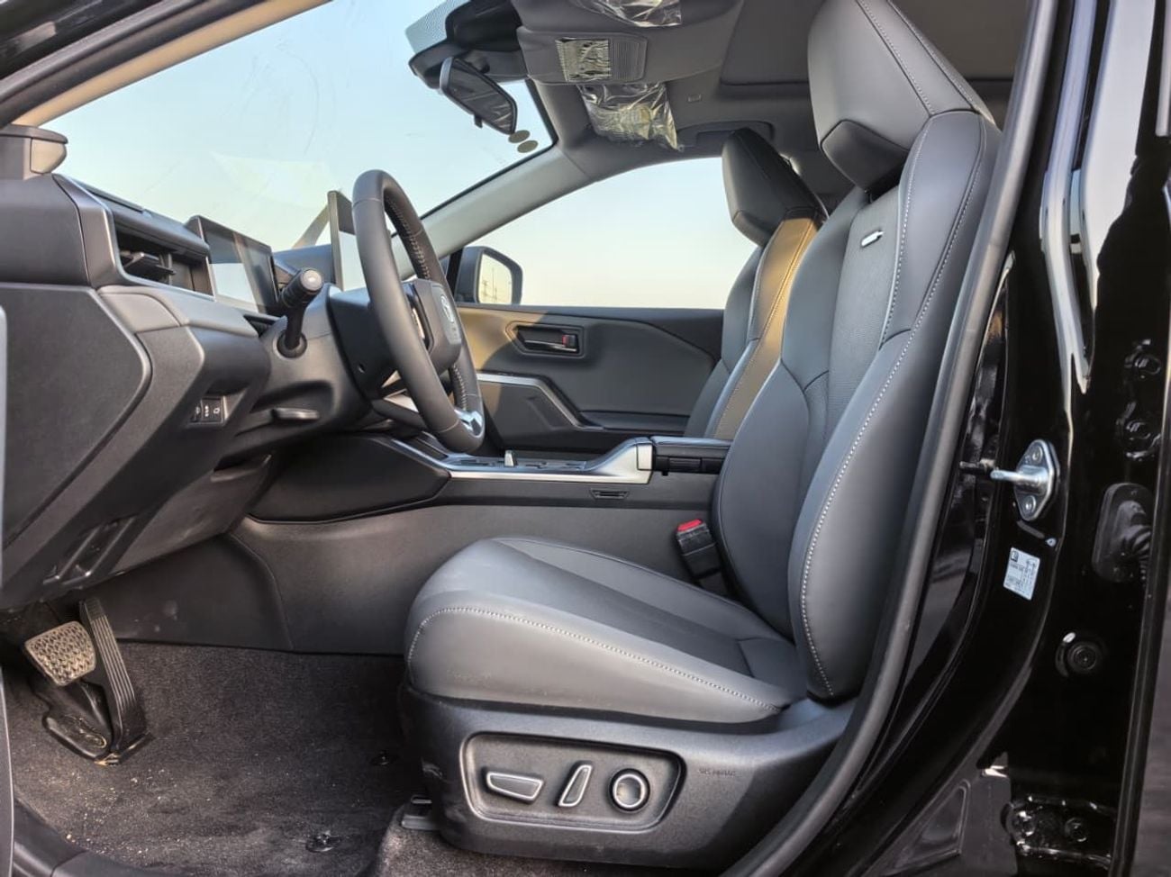 Toyota RAV4 2.5L V4 HYBRID | PWR WITH LEATHER SEATS | PANORAMIC ROOF | LUXURY EDITION | MY2026