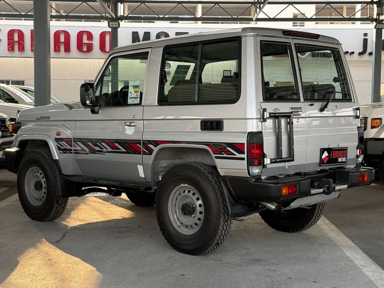 Toyota Land Cruiser 70 GRJ 71 4.0 V6 M/T **EXPORT ONLY**التصدير فقط خارج الخليج***