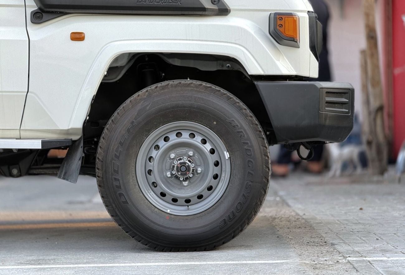 تويوتا لاند كروزر 70 LC79 DCAB 2.8LM/T