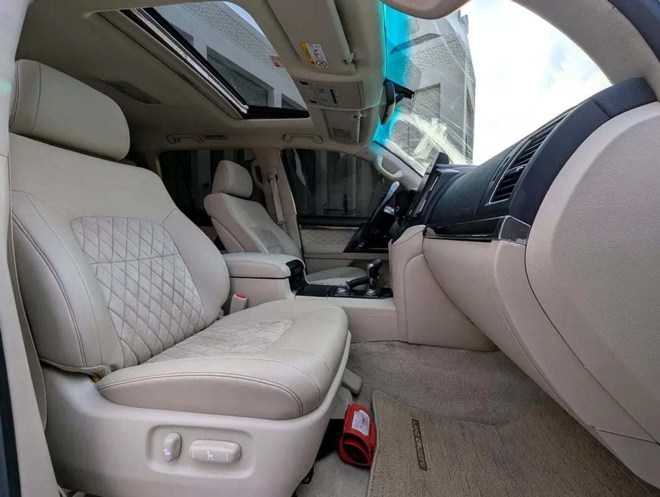 تويوتا لاند كروزر GXR V8 FULL OPTION GCC IN EXCELLENT CONDITION
