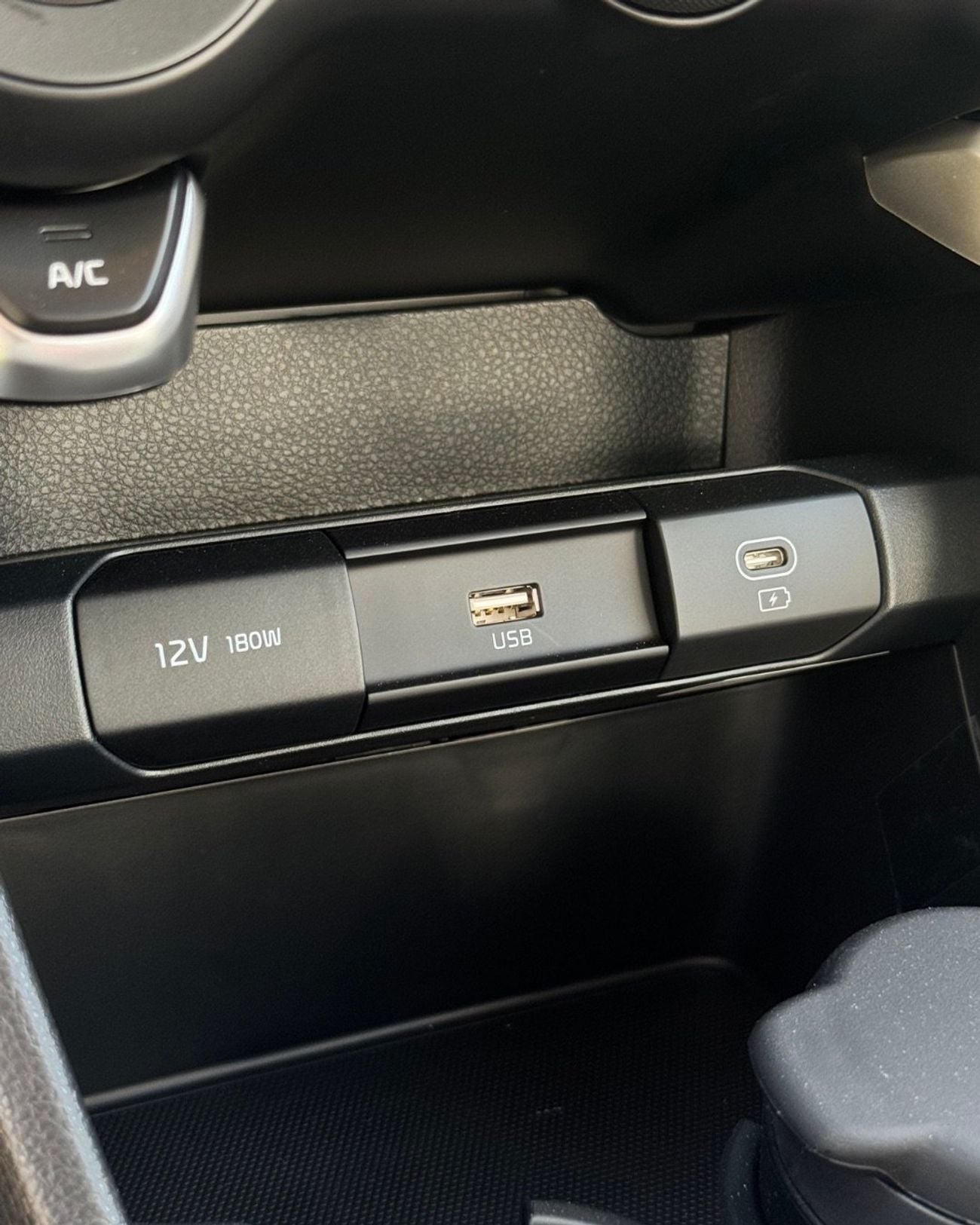 Kia Picanto with sunroof GCC 1.2L - 2 AIRBAG ( 2027 MODEL )