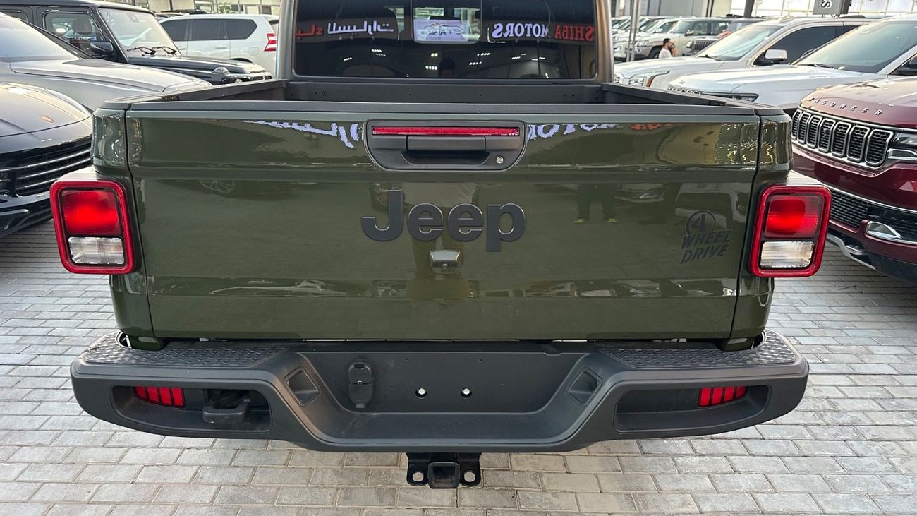 جيب جلادياتور Manual transmission | USA Specs