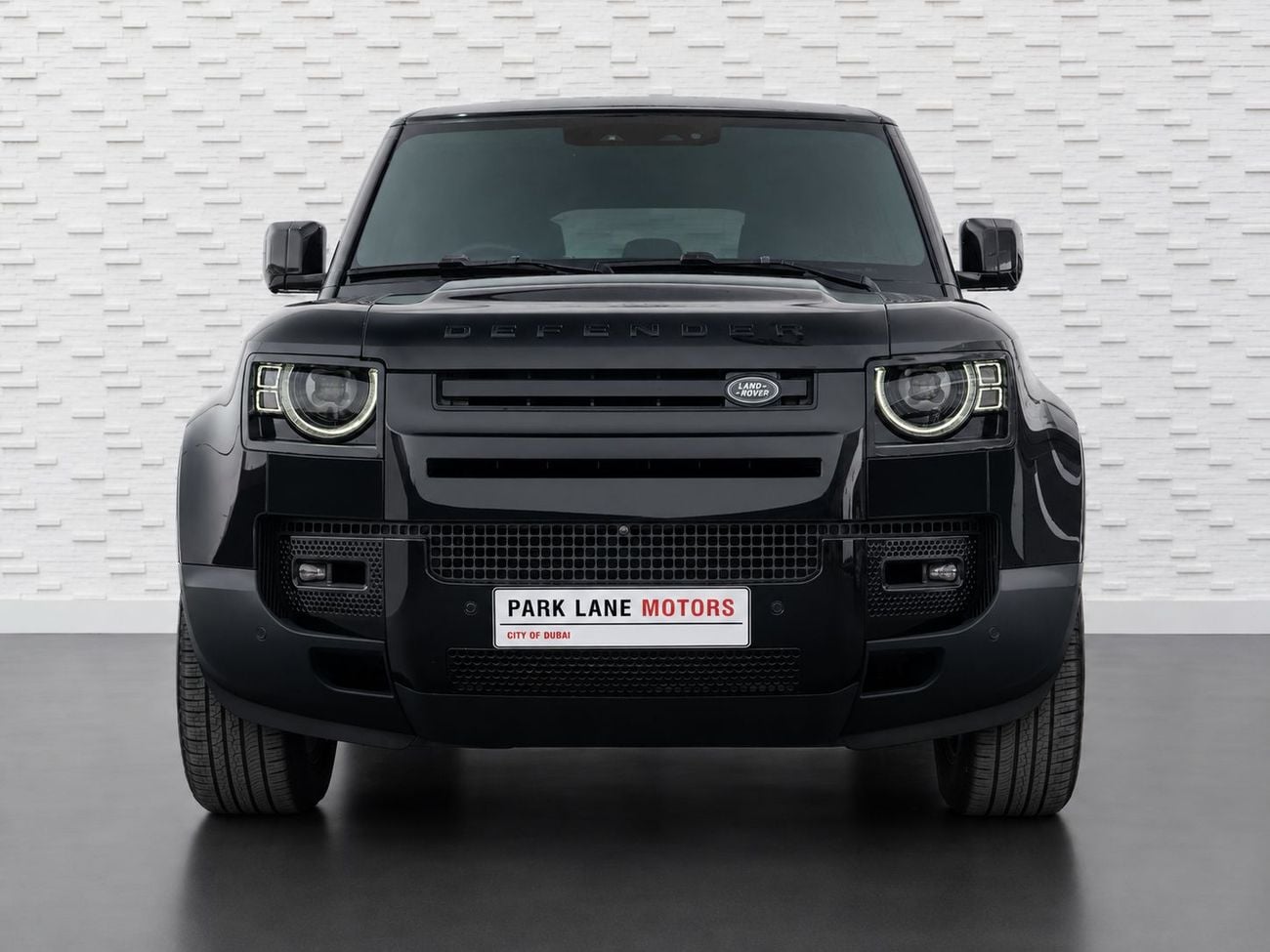 Land Rover Defender 110 HSE Land Rover Defender 110 2023 GCC specs