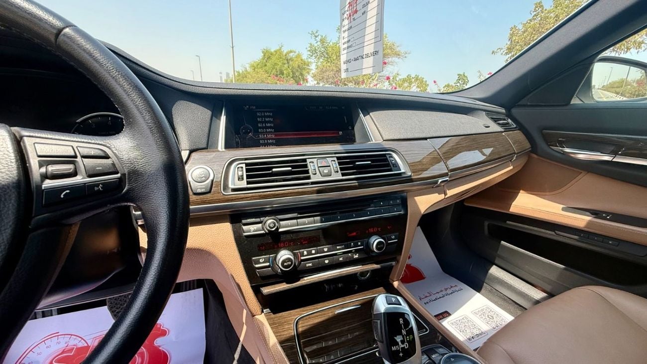 بي أم دبليو 740Li لاكجوري