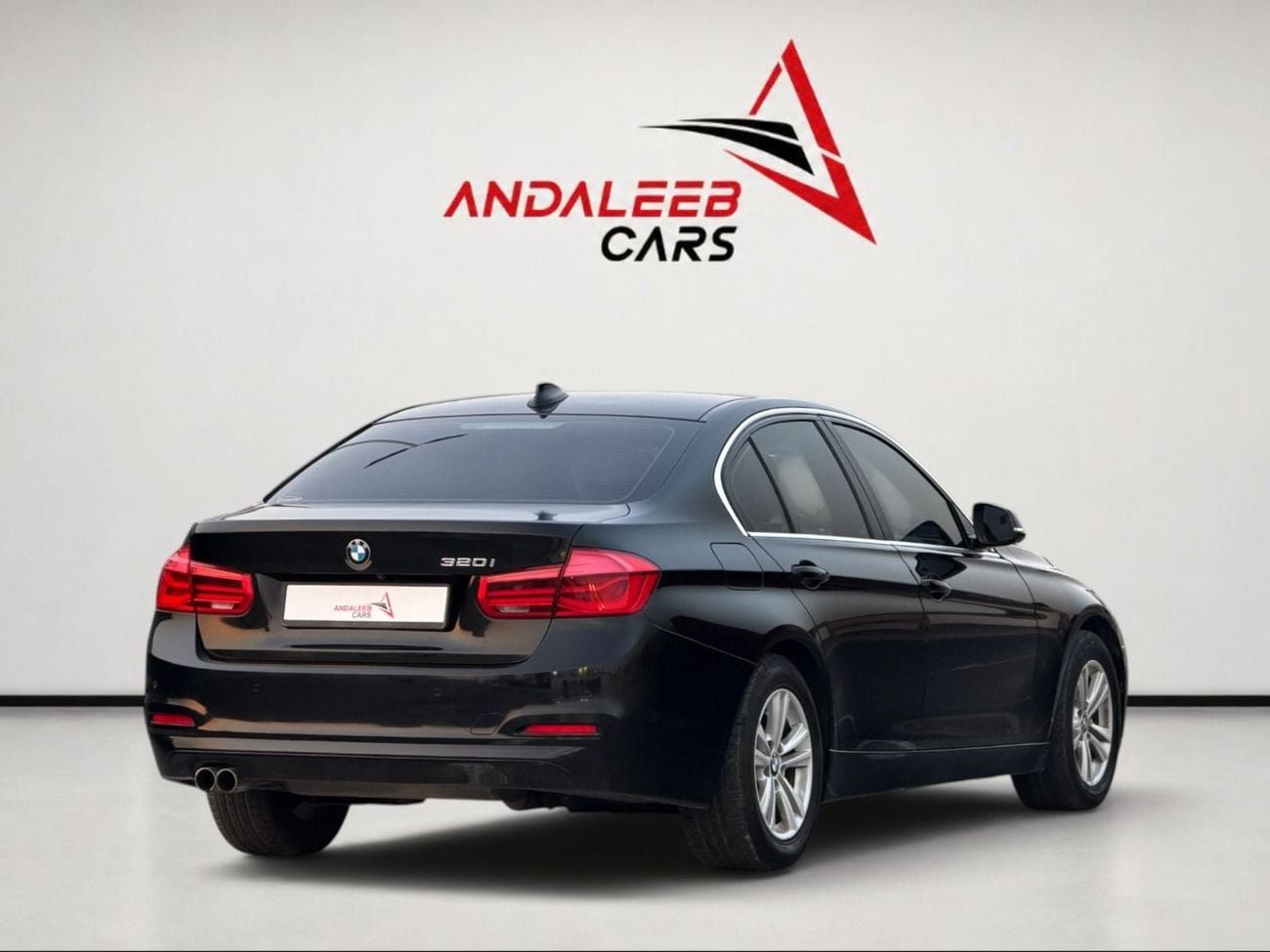 BMW 320i STANDARD BMW 320i | 2.0L TURBO | 184 HP | GCC SPECS | 2017
