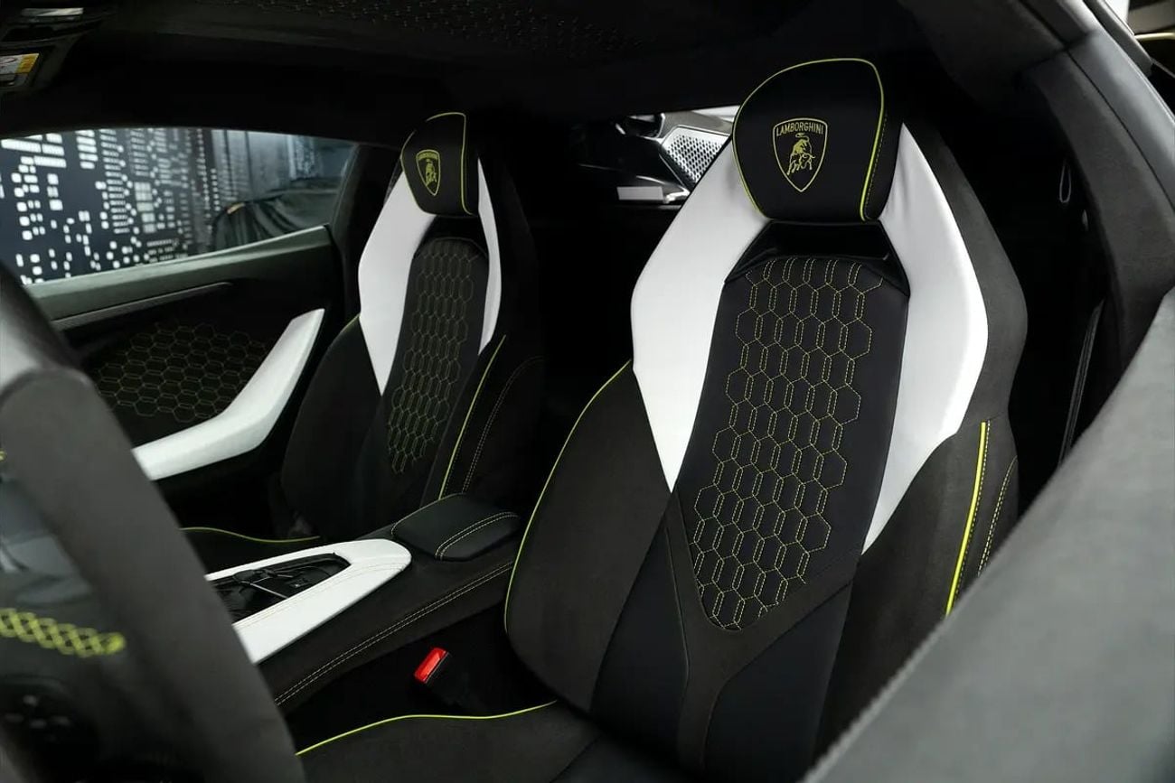 Lamborghini Revuelto