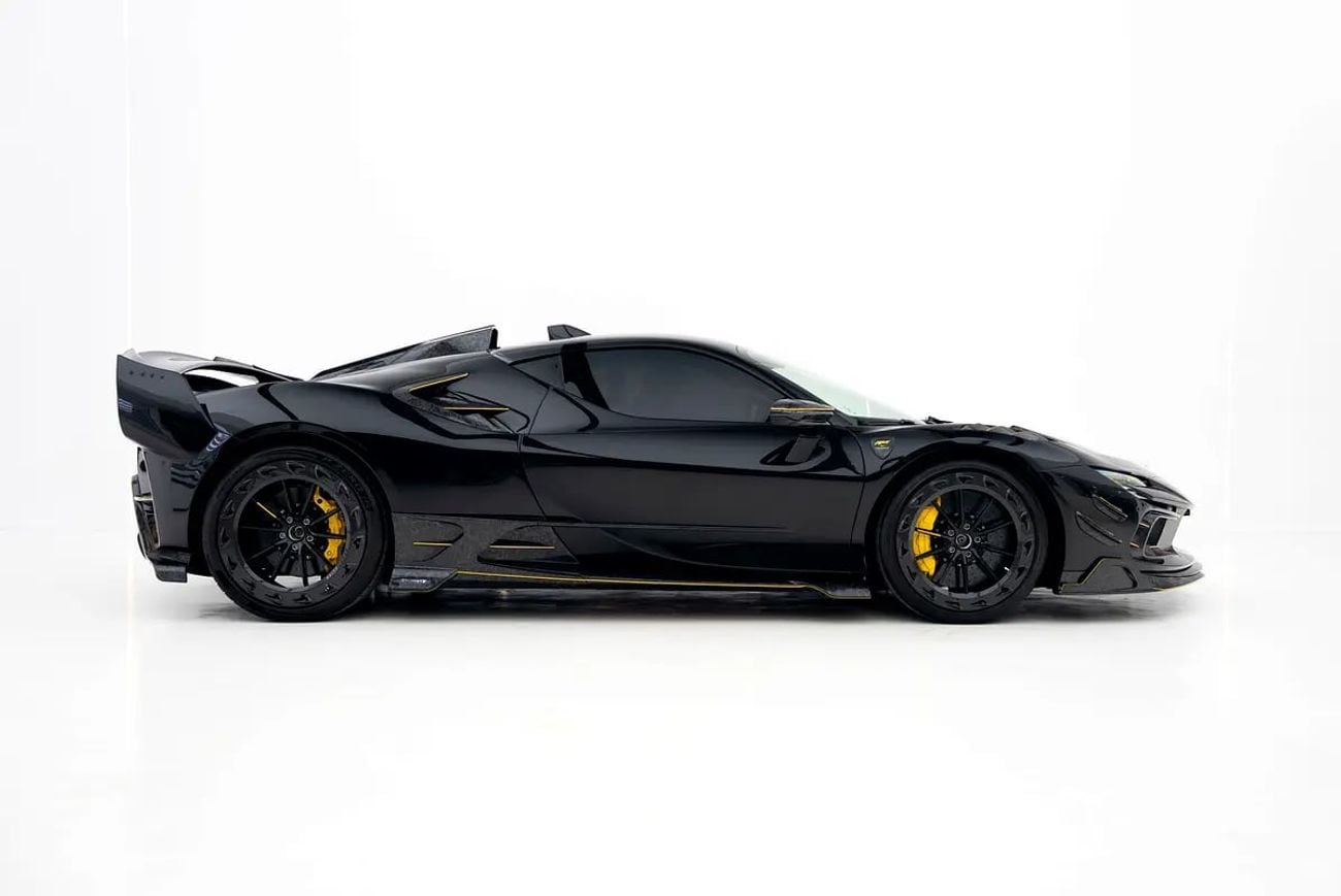 فيراري SF90 ستراديل سترادالي CUSTOM WIDE-BODY KIT | SERVICE CONTRACT | GCC SPECS | 6,715 KM