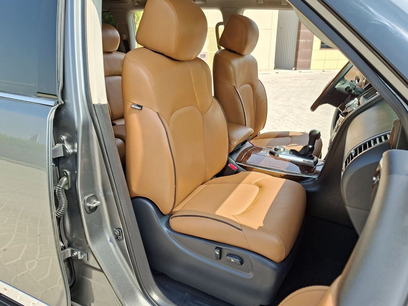 Nissan Patrol LE PLATINUM Nissan patrol model 2015 full option
