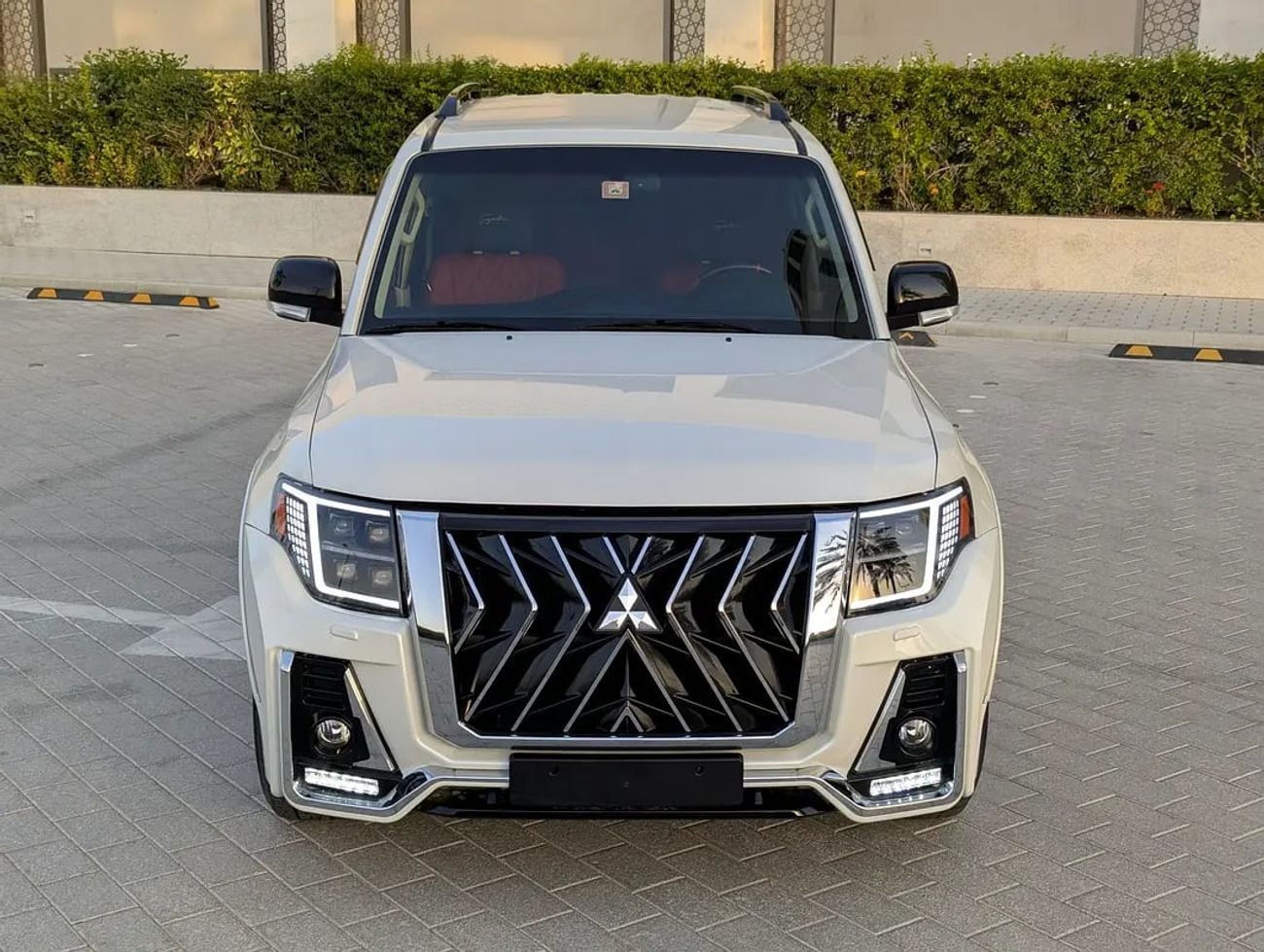 Mitsubishi Pajero GLS MIDLINE GLS MID GCC Specs