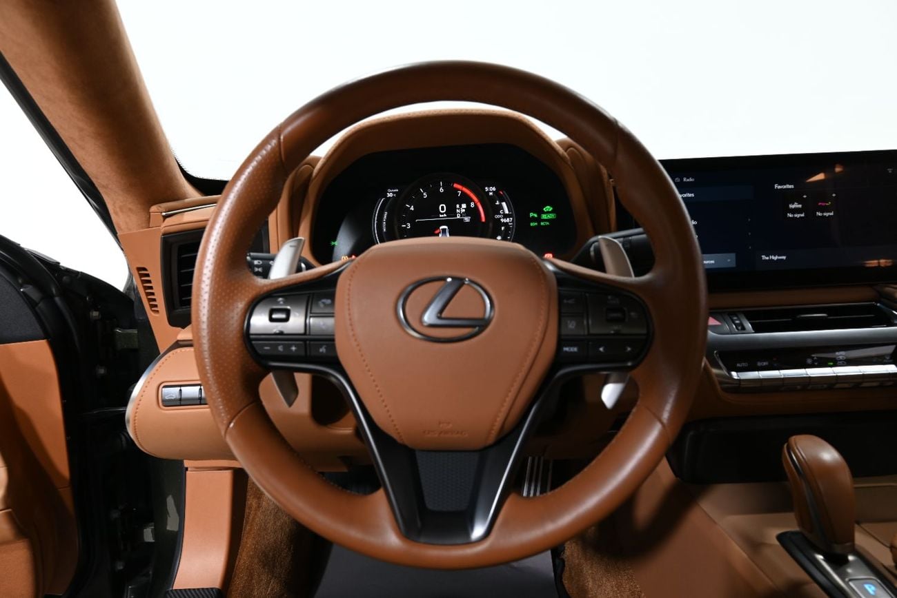 لكزس LC500h لكزس LC 500h موديل 2025، سجل صيانة كامل، ضمان لمدة عام، حالة ممتازة، ملكية نظيفة