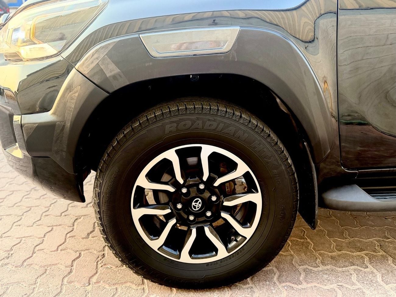 تويوتا هيلوكس GLX ADVENTURE YEAR 2019 FACELIFT TO 2025 ADVENTURE SHAPE V4 2.7 L ENGINE