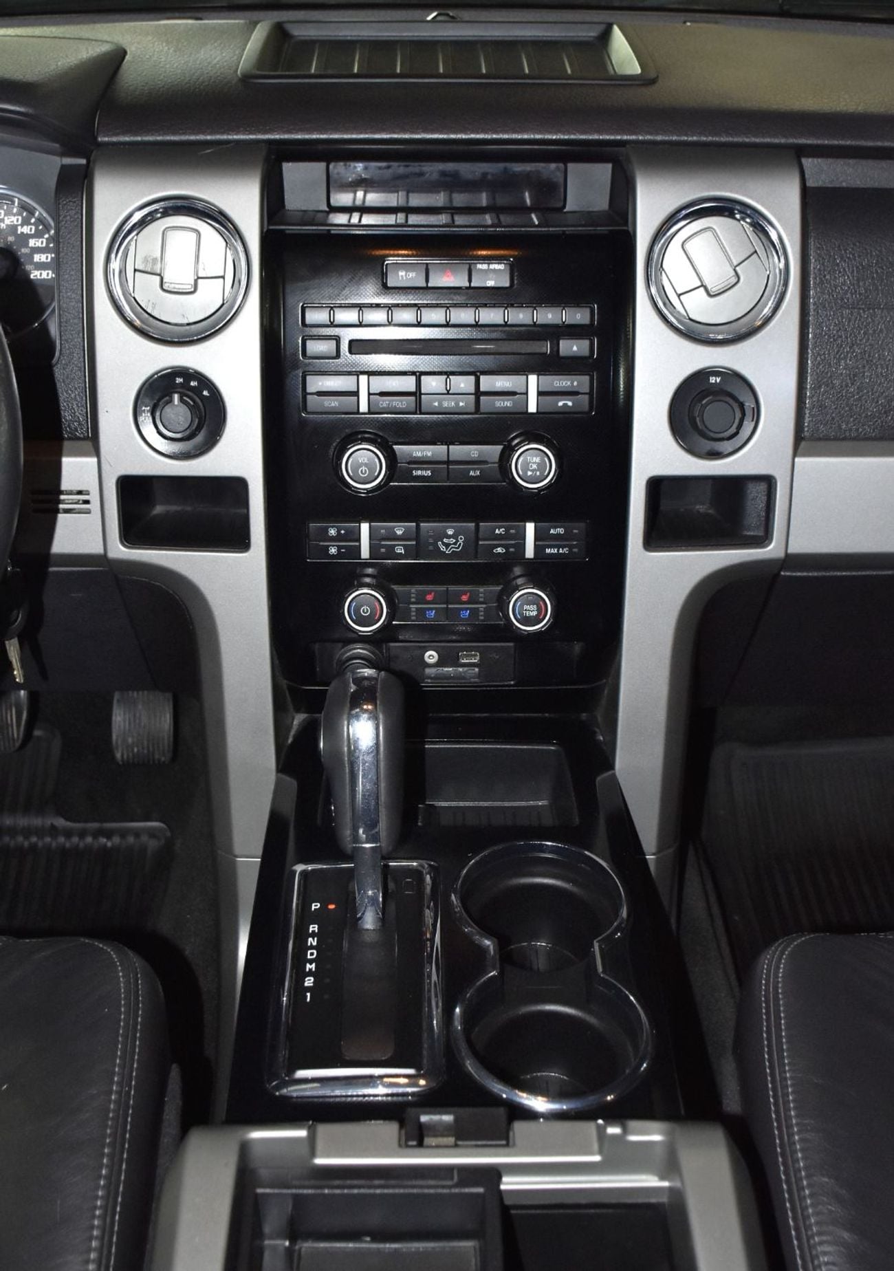 Ford F-150 FX4 SUPER CAB BLACK ALY EXCELLENT DEAL for our Ford F150 FX4 ( 2012 Model ) in White Color GCC Specs