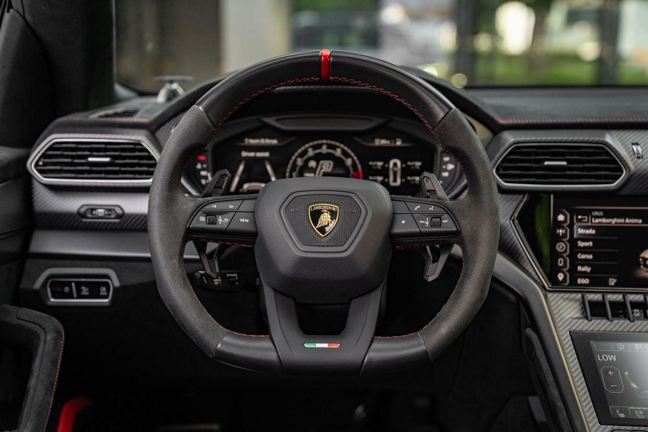 لامبورغيني اوروس PERFORMANTE معدلة بالكامل بواسطة نوفيتك، كاملة المواصفات، طلاء أصلي، خالية من الحوادث، بحالة ممتازة.