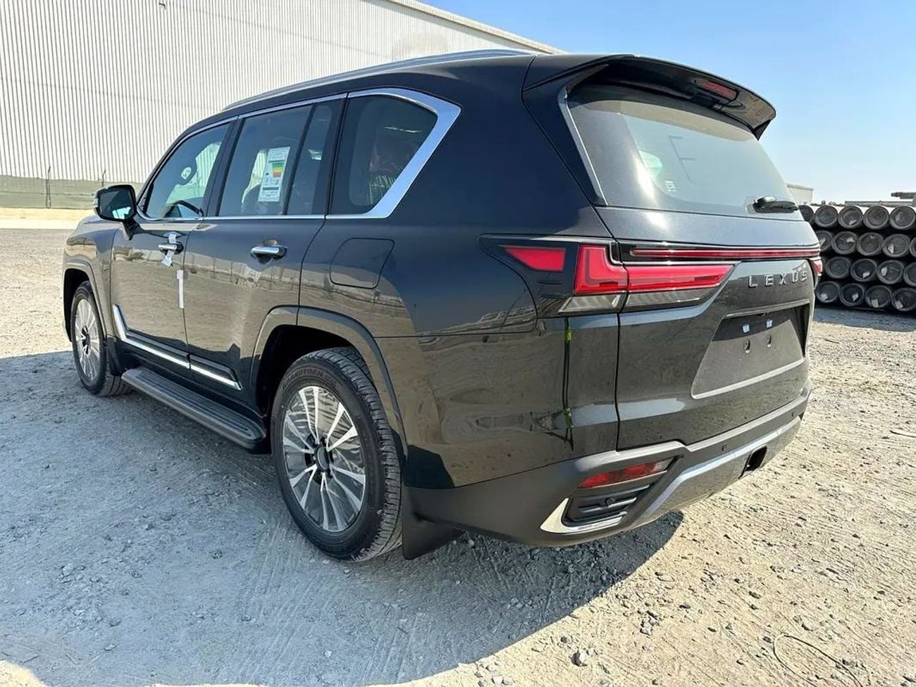 لكزس LX 600 سيجنتشر 2026 Lexus LX600 Signature (7-Seater) 3.5L V6 Twin-Turbo Petrol A/T 4WD Export Only