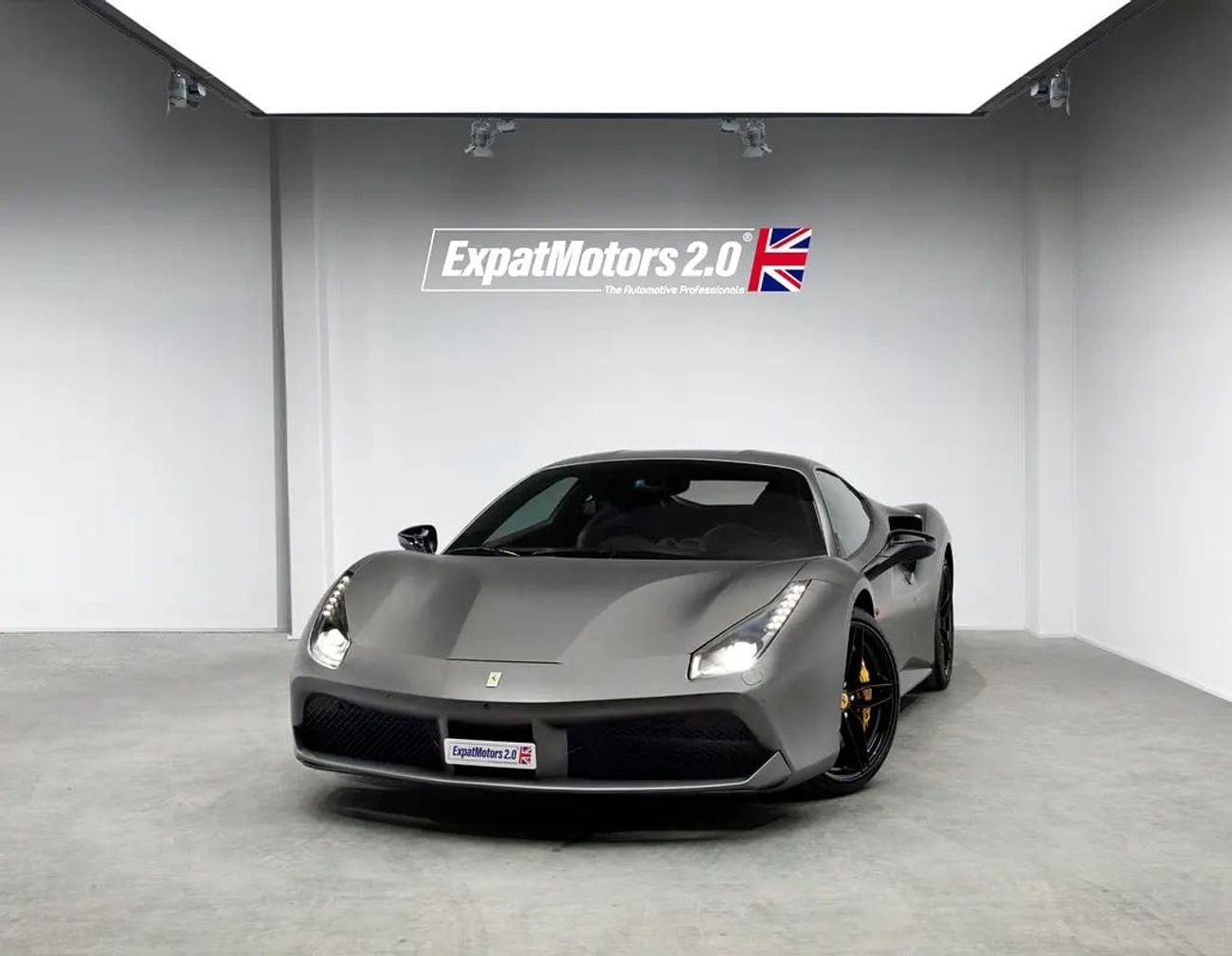 Ferrari 488 GTB STANDARD Grigio Titanio + Carbon Fibre Spec • Full Service History • GCC