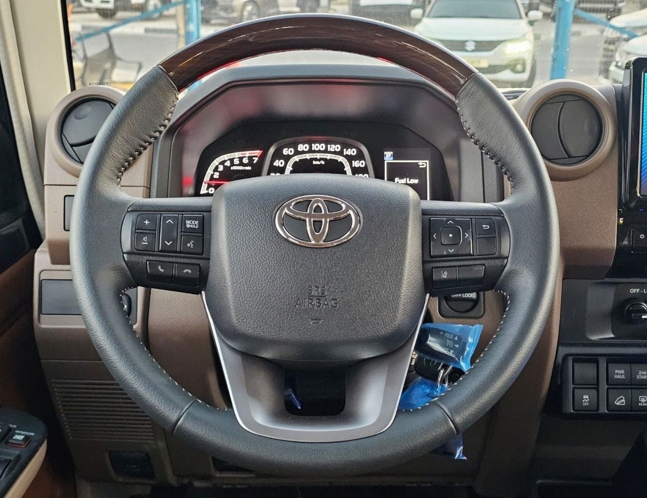 Toyota Land Cruiser 70 LC76 LX HARDTOP 5DOOR || 4.0L PETOL A/T 4WD | RADAR | DIFF-LOCK | FULL OPTION (CODE # 76PAFRE)