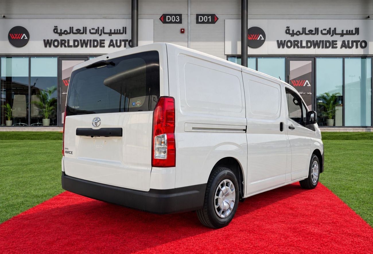 Toyota Hiace GL - STANDARD ROOF CARGO MANUAL TRANSMISSION