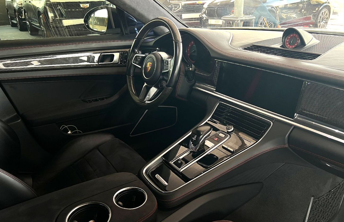 Porsche Panamera GTS 4.0L (475 HP) 2020 American Specification
